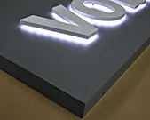 LED-Buchstaben dezent, edel ideal f&uuml;r einen starken Auftritt