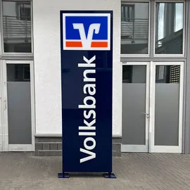 Pylon Volksbank Schriftten als Intarsie