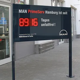Aufsteller Sonderbau, einseitig, Stürtzen und Profil lackiert, integrierte LED Digitalanzeige